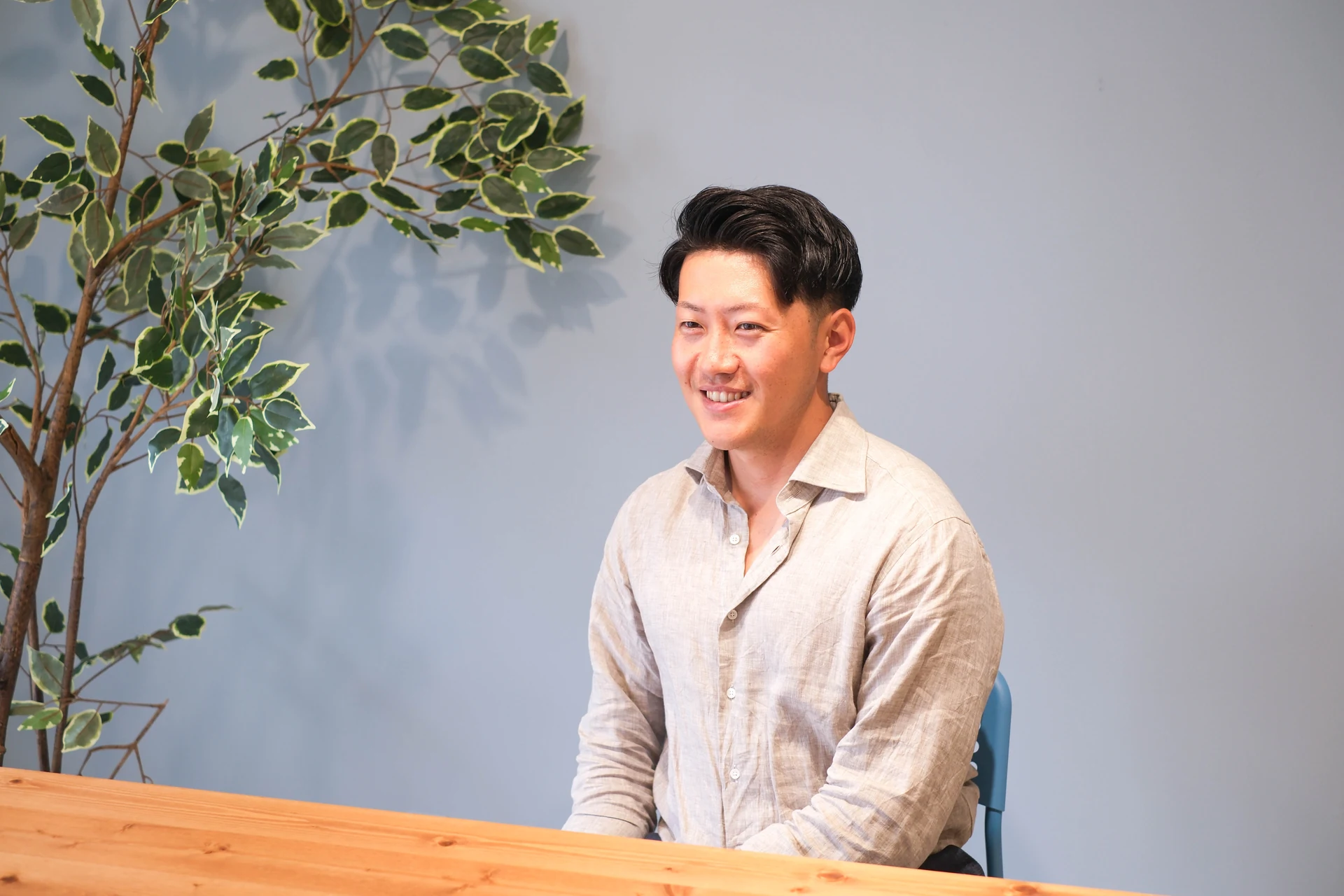 インタビューに答える谷山 敬太郎さん